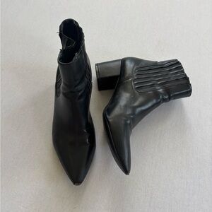 Steve Madden Black Chelsea Ankle Boots Size 6.5